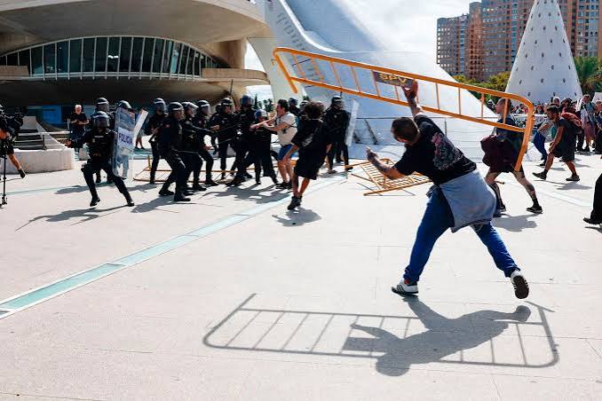 cargas-policiales-protesta-vivienda